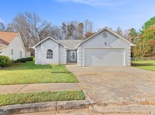 135 Gingercake Ct, Fayetteville, GA 30214