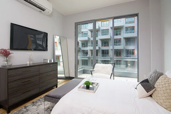 Rented by JW Real Estate Services LLC | media 27