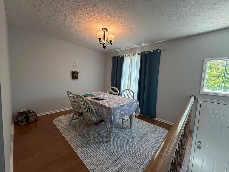 8325 Beacon Pl — Photo 2