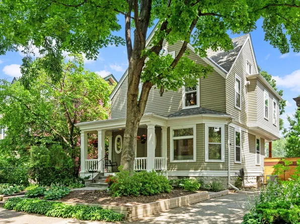 2115 Aldrich Ave S, Minneapolis, MN 55405