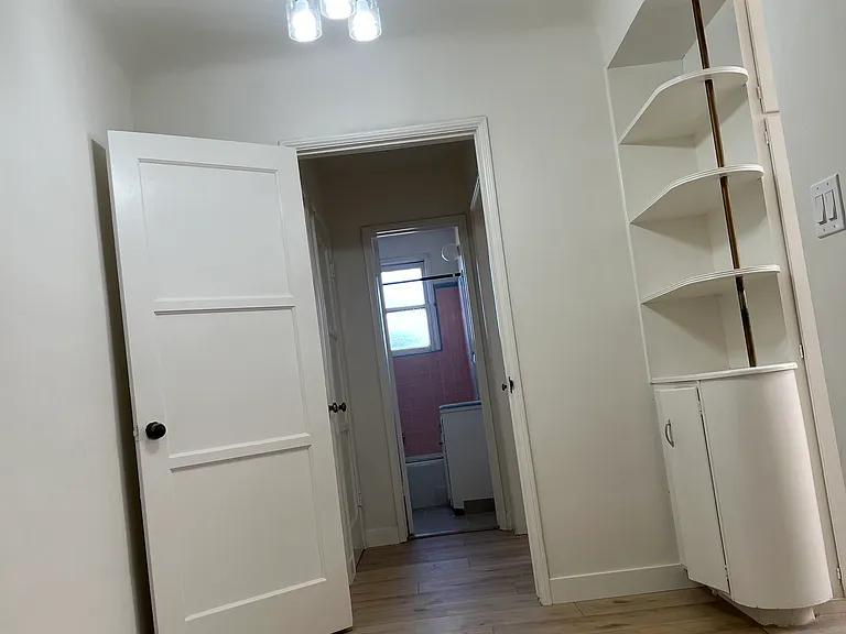 408 E Norwood Pl — Photo 4