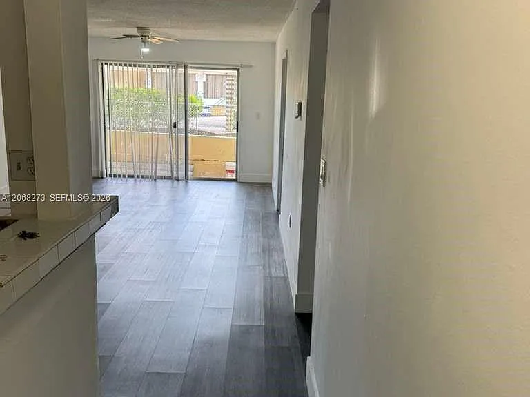 11905 NE 2nd Ave #C106 — Photo 3