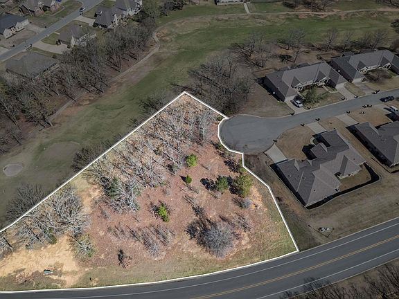 2nd image of 22 Algonquin Ct
