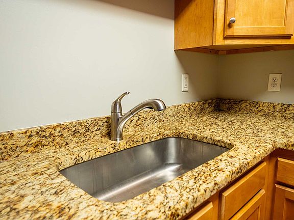 4th image of 1644 N High St #1645