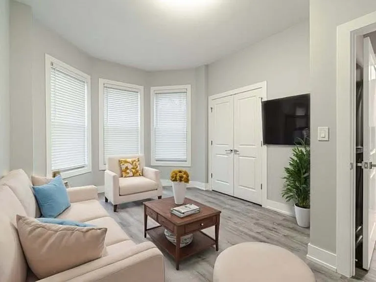 13443 Greenwood Ave #2E — Photo 2