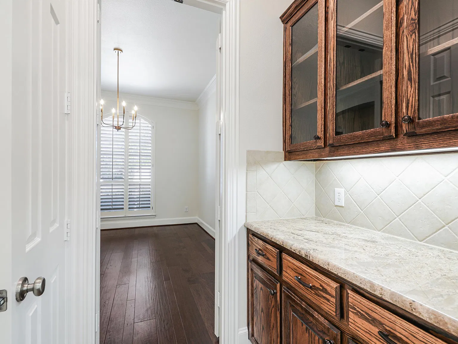 3 bed, 2378 sqft, $3,100 — Photo 4