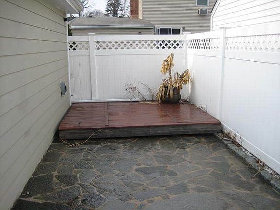 5th image of 30 Grove St