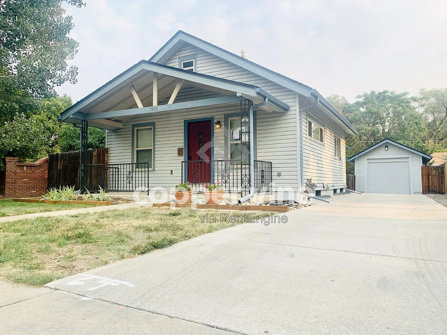 2 bed, 1.5 bath, 890 sqft, $2,380 — Photo 2