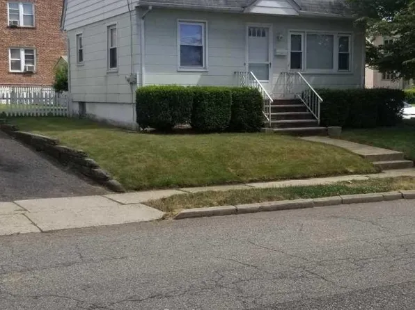 500 2nd St, Palisades Park, NJ 07650