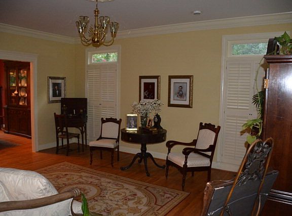 3rd image of 102 Brentwood Pl