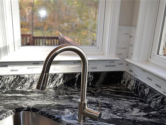 5th image of 1008 Lake Heritage Dr
