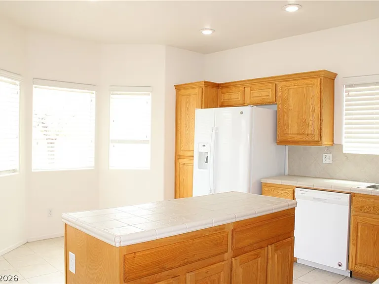 4020 Clove Hitch St — Photo 8