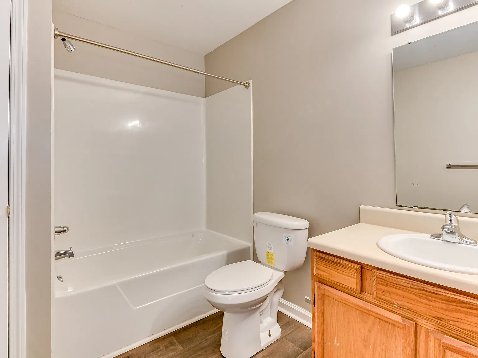 Hollybrook Apartments — Photo 4