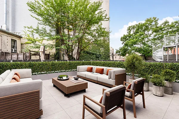 Rented by Douglas Elliman | media 16