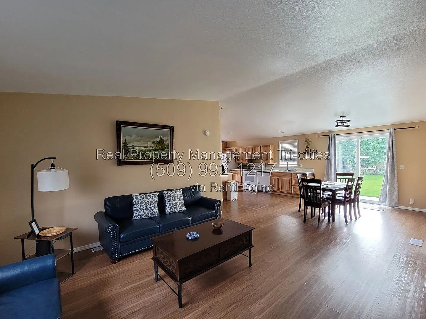 3 bed, 2.0 bath, 1296 sqft, $1,995 — Photo 2