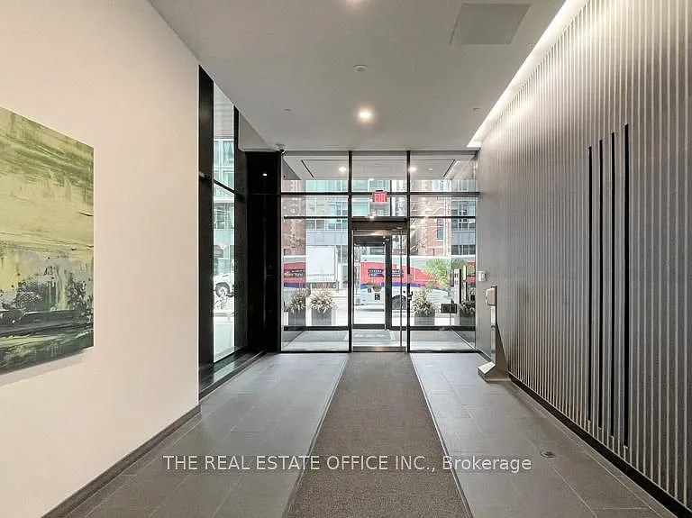 629 King St W #331 — Photo 41