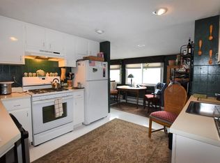 32 Floyd St APT 3, Waltham, MA 02453