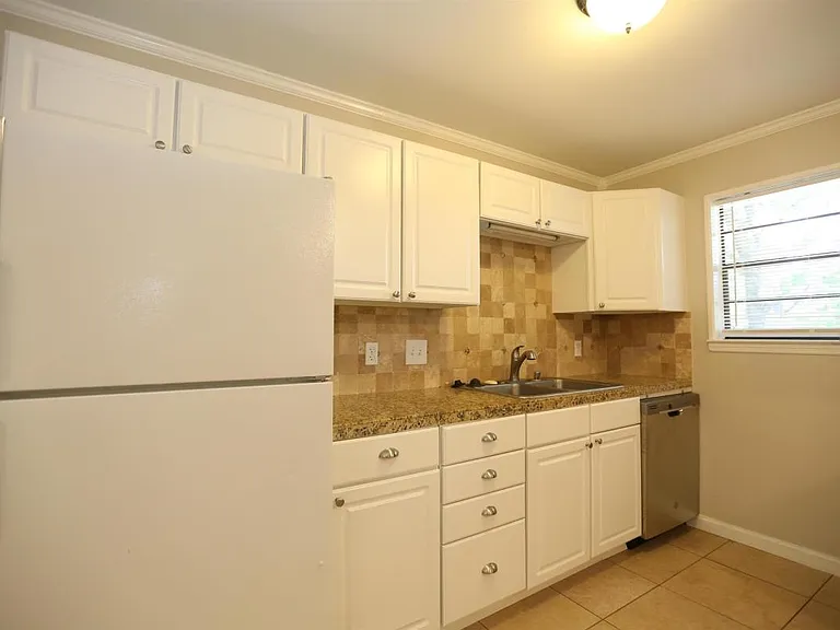 12406 Colleen Dr — Photo 10
