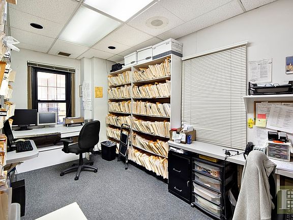 4th image of 33 5th Ave APT 1A