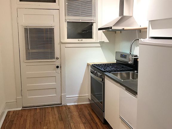 2nd image of 3435 Shenandoah Ave