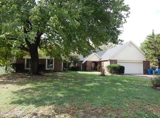 1030 S Forest Ave, Joplin, MO 64801