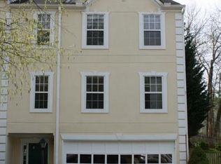 2525 Thorngate Dr, Acworth, GA 30101