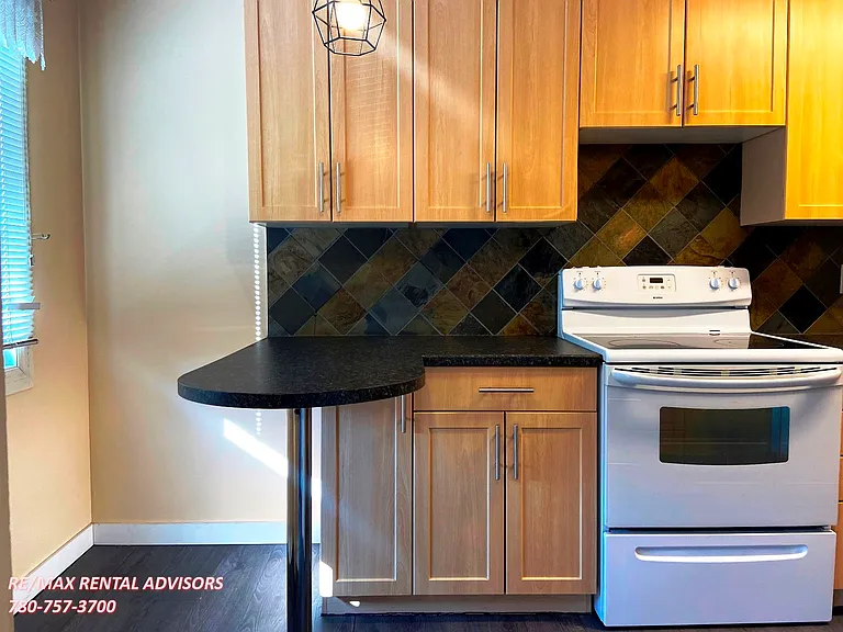12 Twin Ter NW — Photo 2