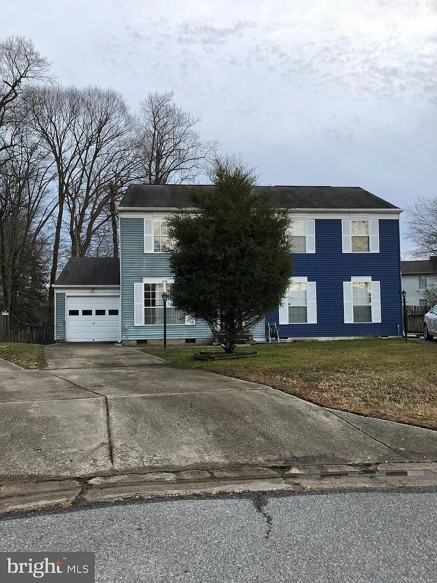 208 Susan Dr photo 1