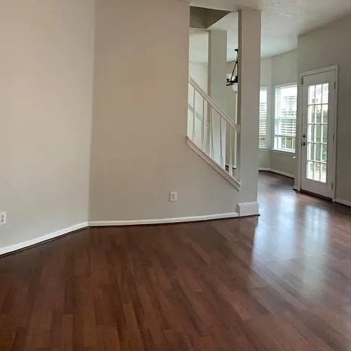 604 Railway Ct — Photo 23