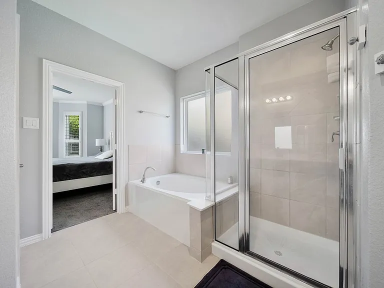 26028 Hasting Ridge Ln — Photo 34