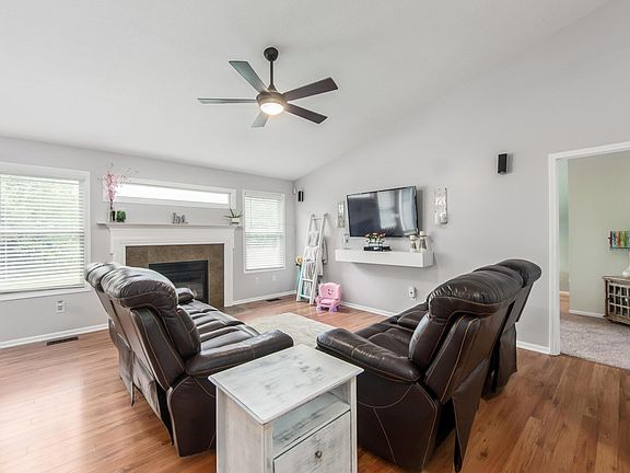 5th image of 2075 Winding Hollow Dr