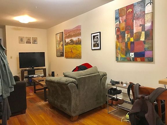 3rd image of 3132 44th St APT 2