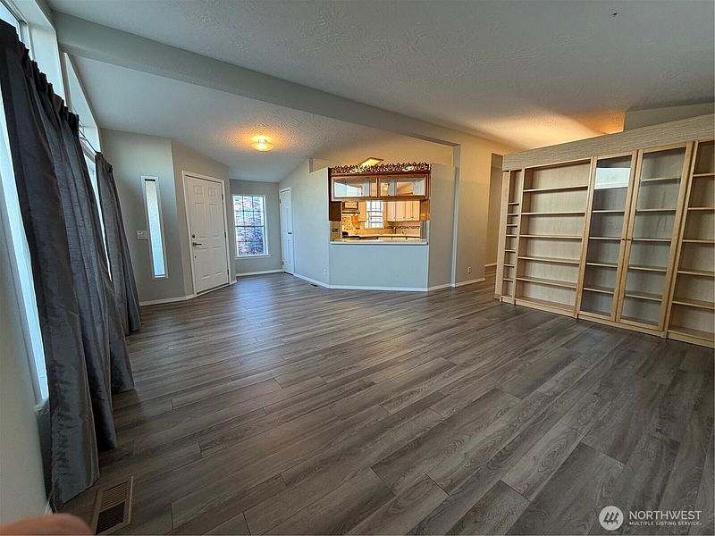 5th image of 325 N 5th Avenue #3