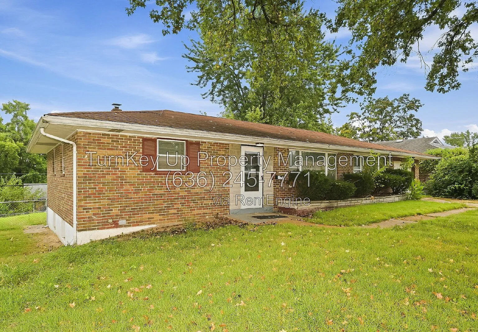 4 bed, 1.0 bath, 1215 sqft, $1,800 — Photo 2