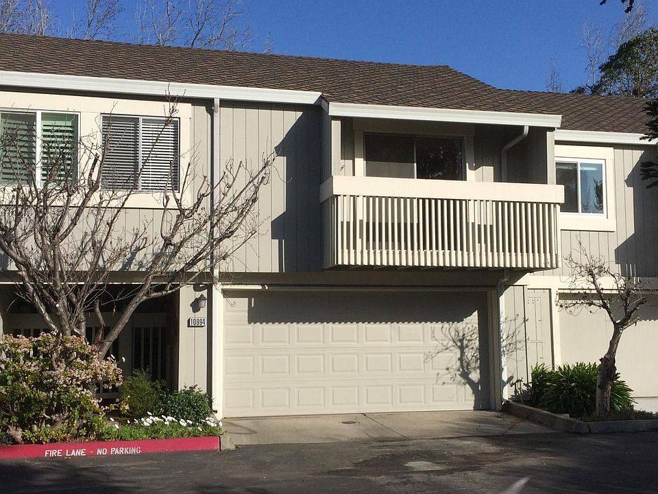 Front view w/2-car garage