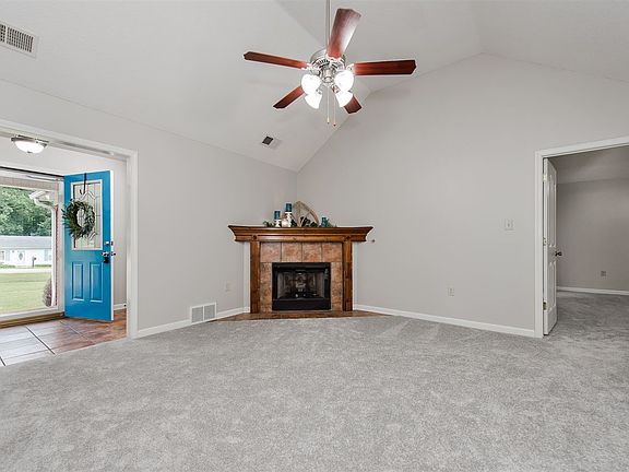 5th image of 106 Robin St