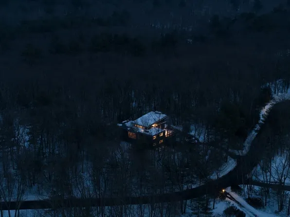 100 Bradford Rd, Weston, MA 02493