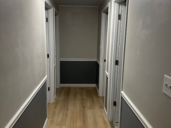 5th image of 1855 Summit Ave