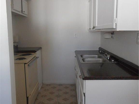 3rd image of 2706 Jamestown Ave APT 2B