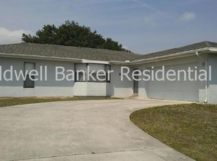 1556 SE Crowberry Dr, Port Saint Lucie, FL 34983