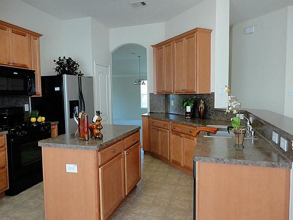 3rd image of 2201 Kingwood Dr