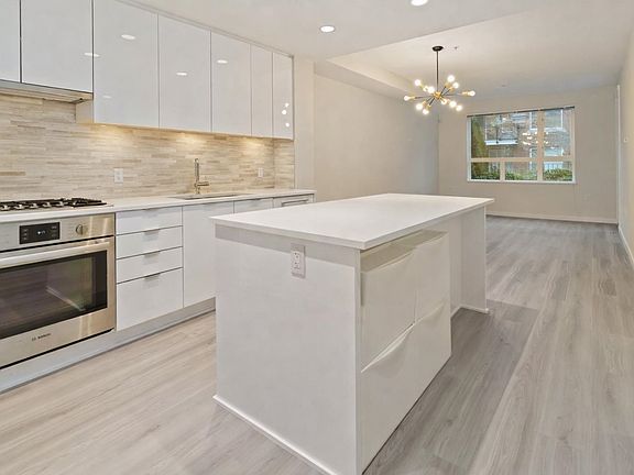 4th image of 9233 Odlin Rd #122