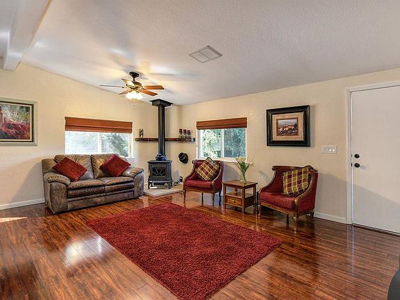 3rd image of 4486 Hart Dr