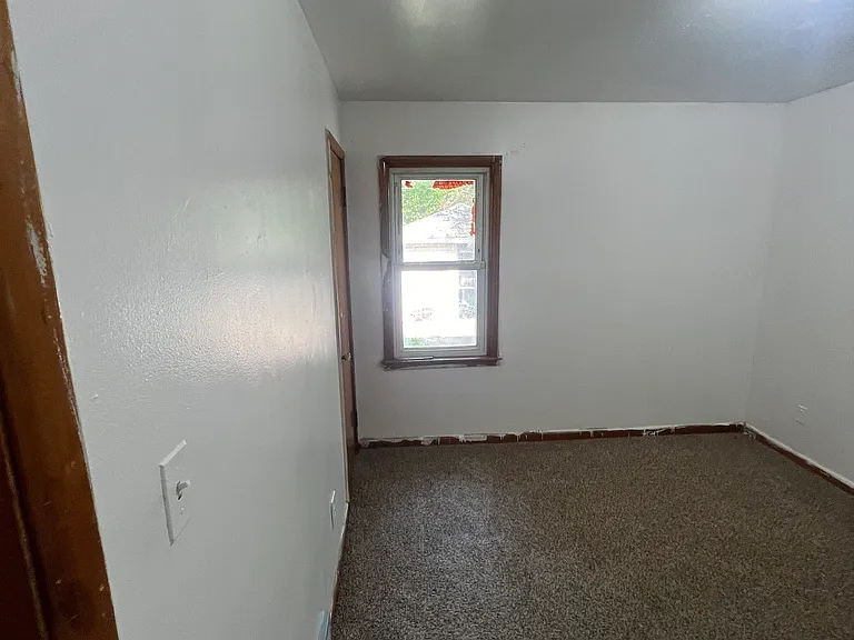 6844 Memorial Ave — Photo 4