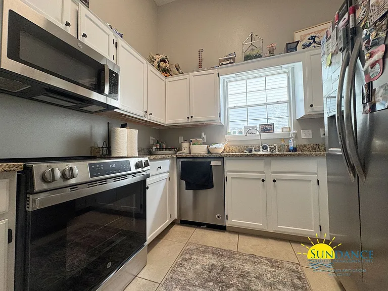 1701 Colonial Ct — Photo 6