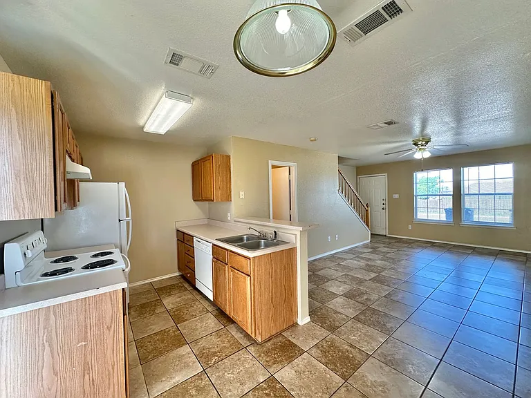 5910 Greengate — Photo 9