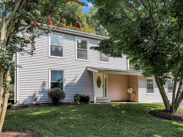 11517 Cherry Grove Dr, Gaithersburg, MD 20878