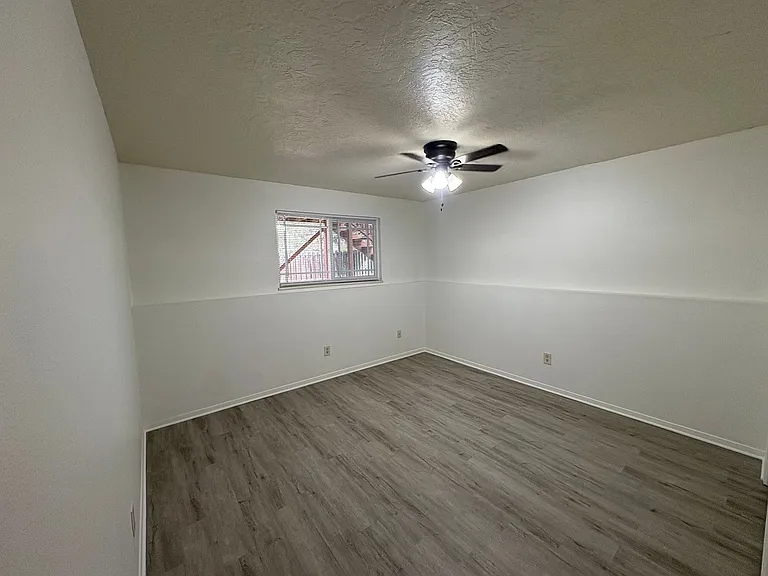 630 46th Avenue Ct — Photo 30