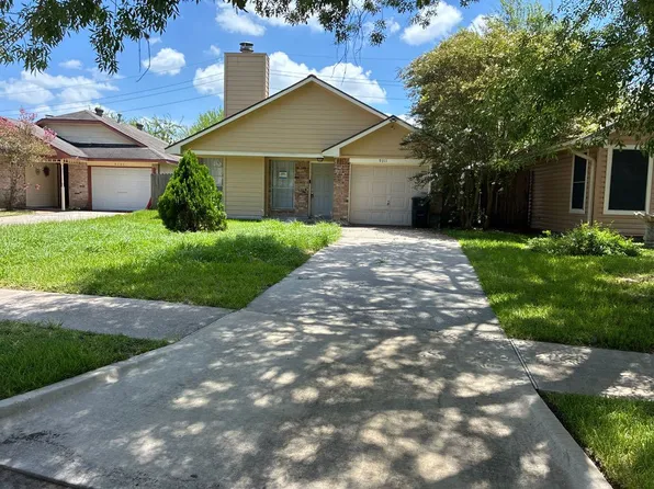 9311 Crescent Moon Dr, Houston, TX 77064