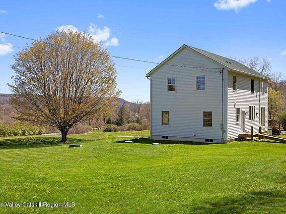 3rd image of 150 Sawchuck Road